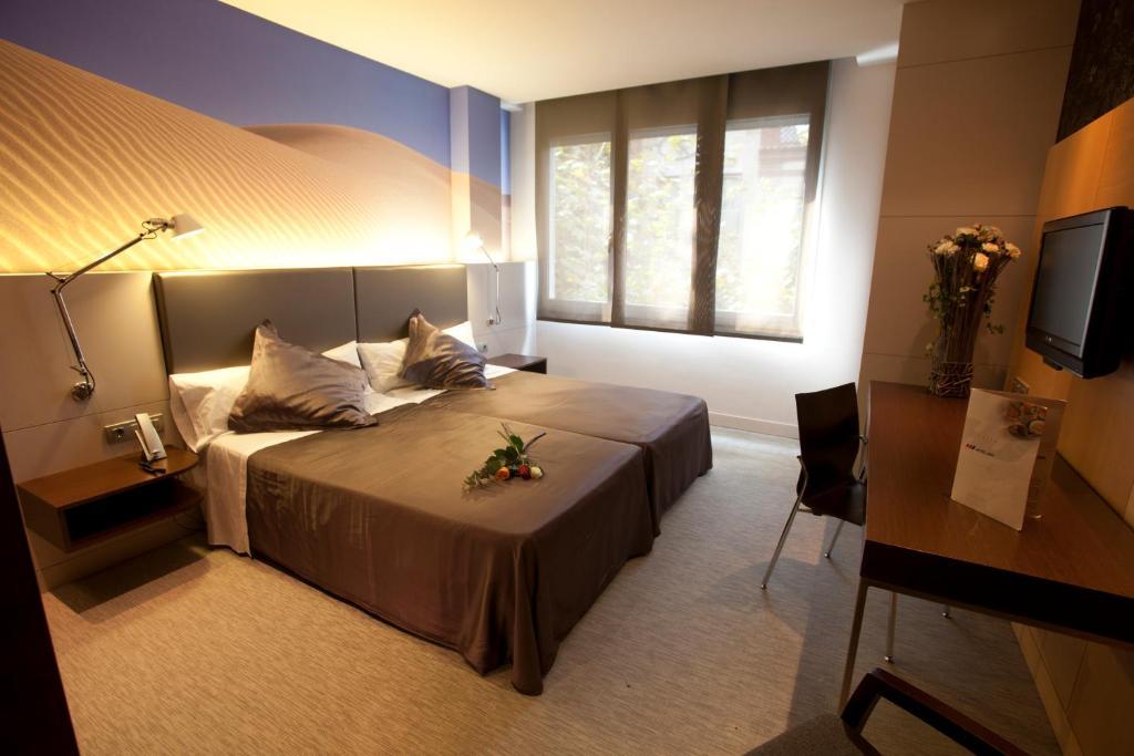 Hotel Urpi Sabadell Exterior photo