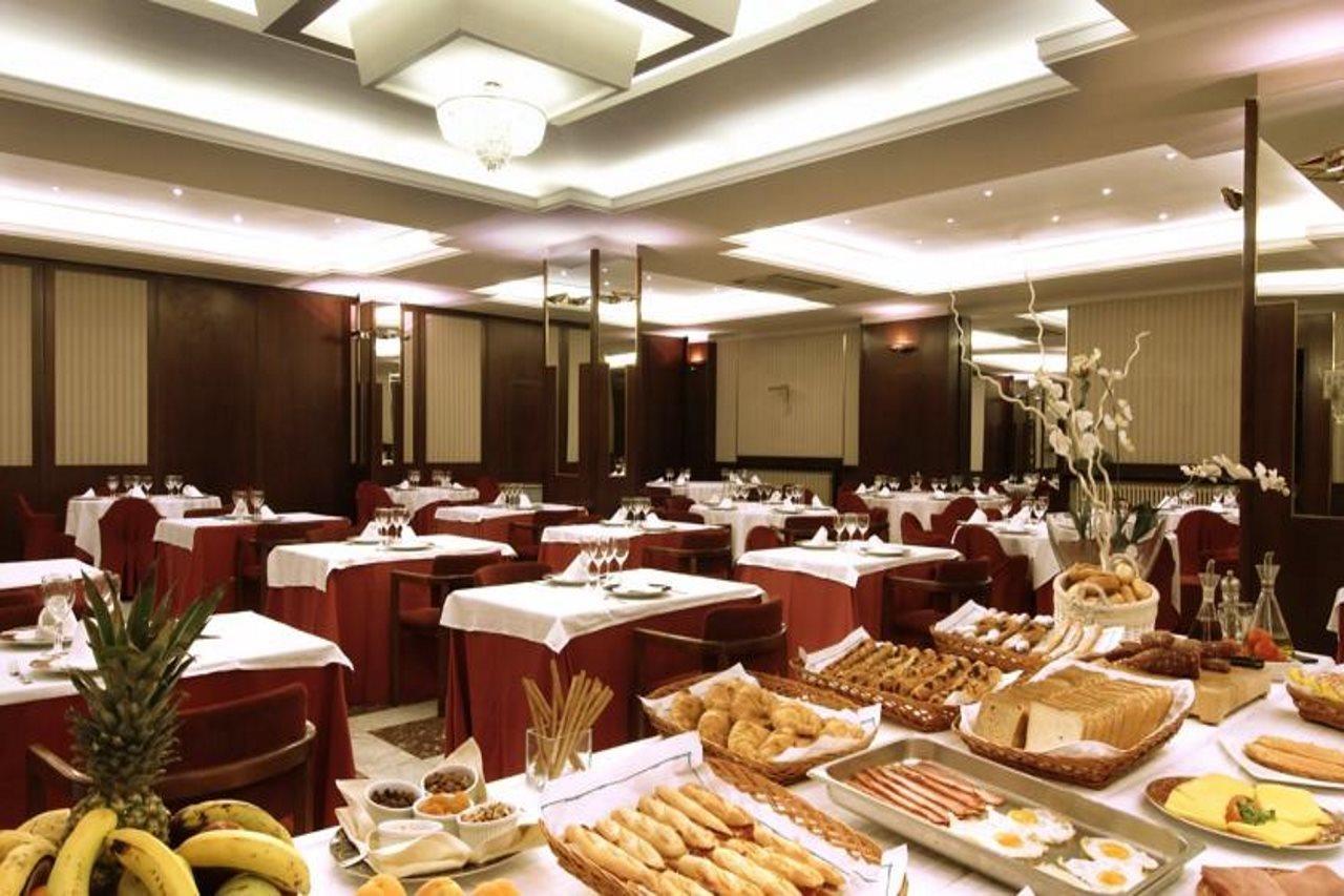 Hotel Urpi Sabadell Exterior photo