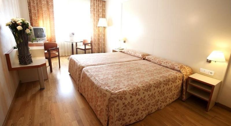 Hotel Urpi Sabadell Exterior photo