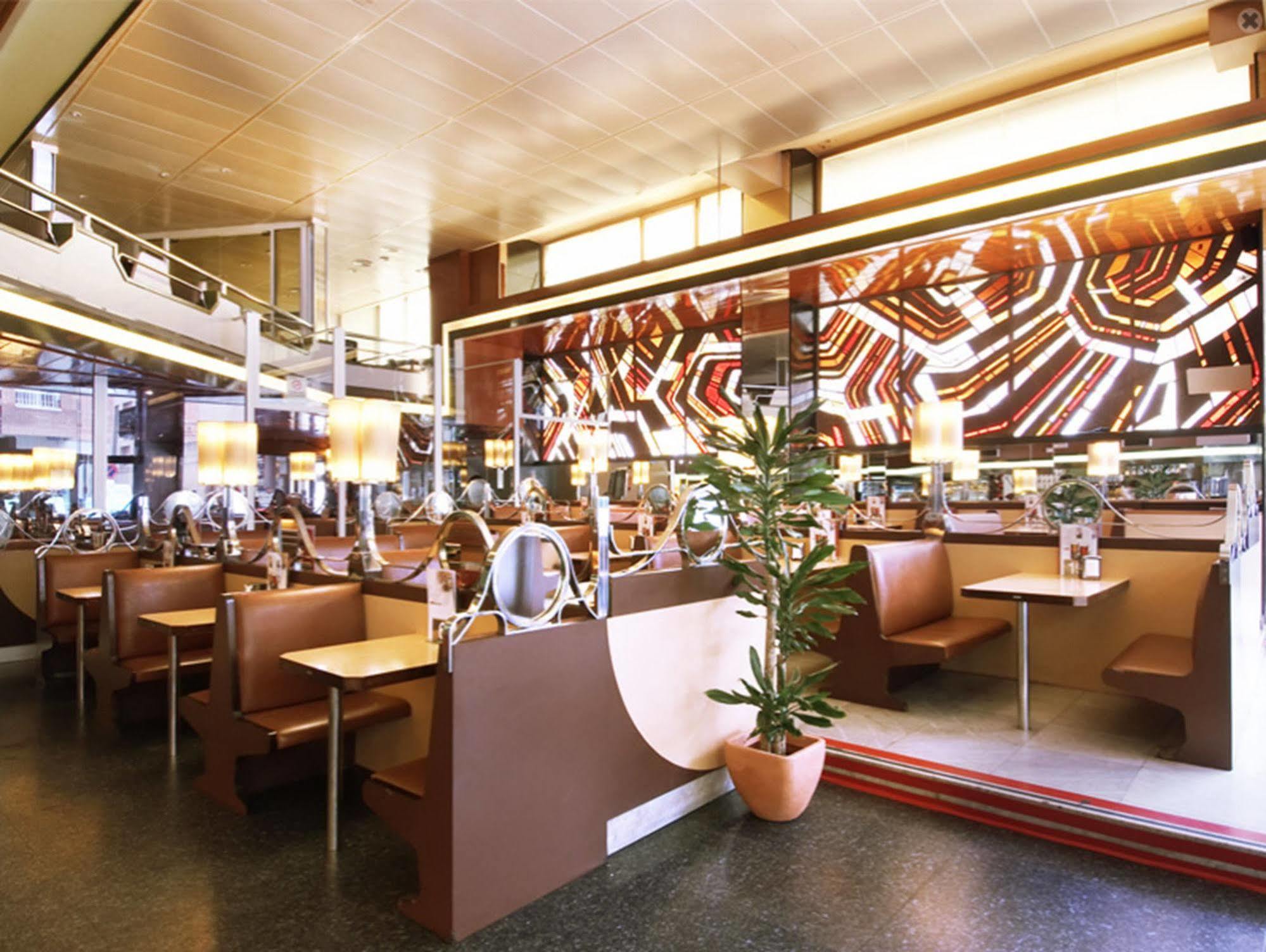 Hotel Urpi Sabadell Exterior photo